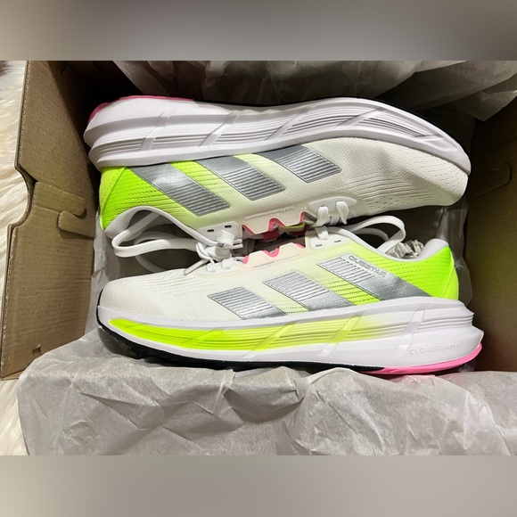 NIB adidas Women's Questar 3 Running Sneaker - Size9.5 - Picture 8 of 12